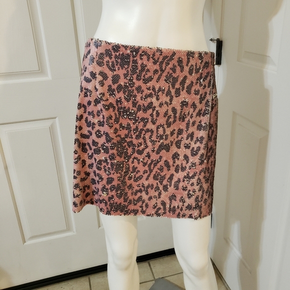 Free People Size 6 Leopard Print Pink Mini Skirt - Picture 1 of 11